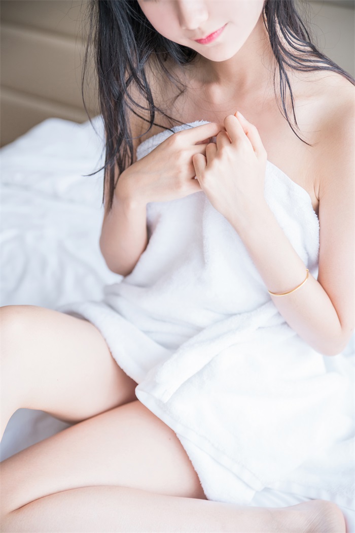 网红Coser@木绵绵OwO – 我要洗白白 [58P/114MB]