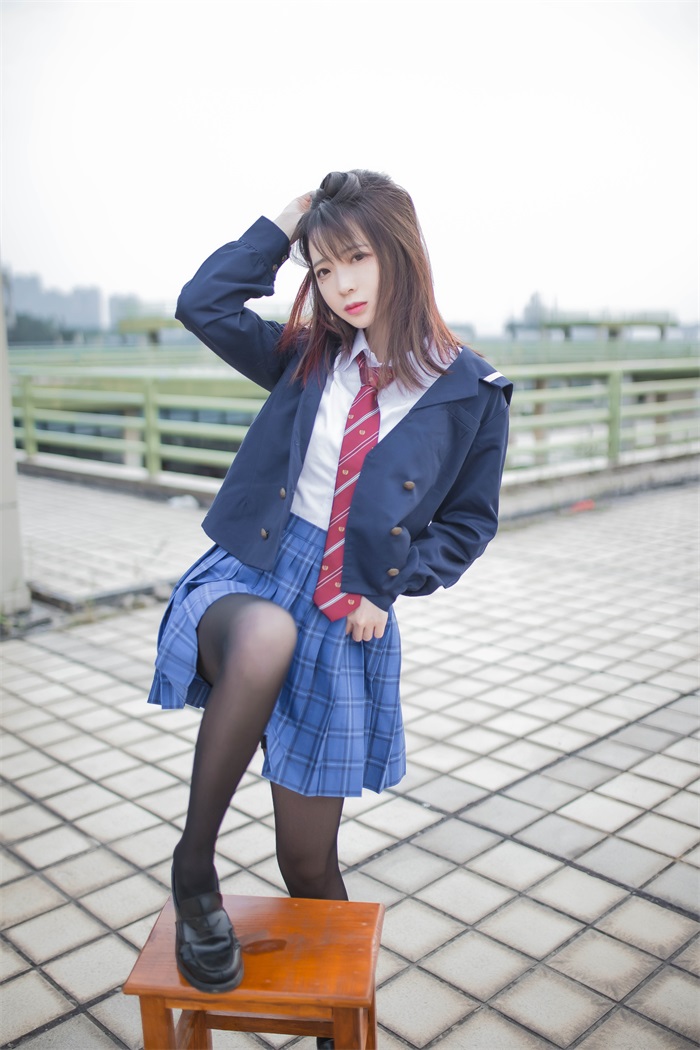 网红Coser@疯猫ss – 天台JK [30P/164MB]
