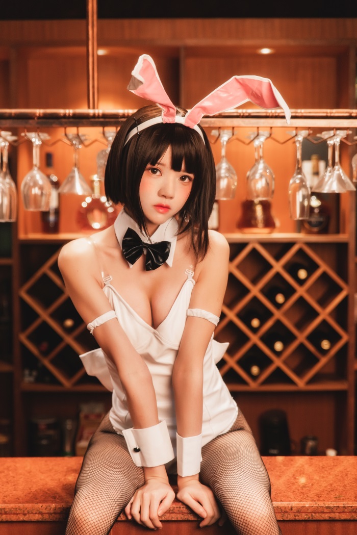 萝莉风COS 桜桃喵 – 加藤惠系列之小小可爱兔女郎 [29P/0.99GB]